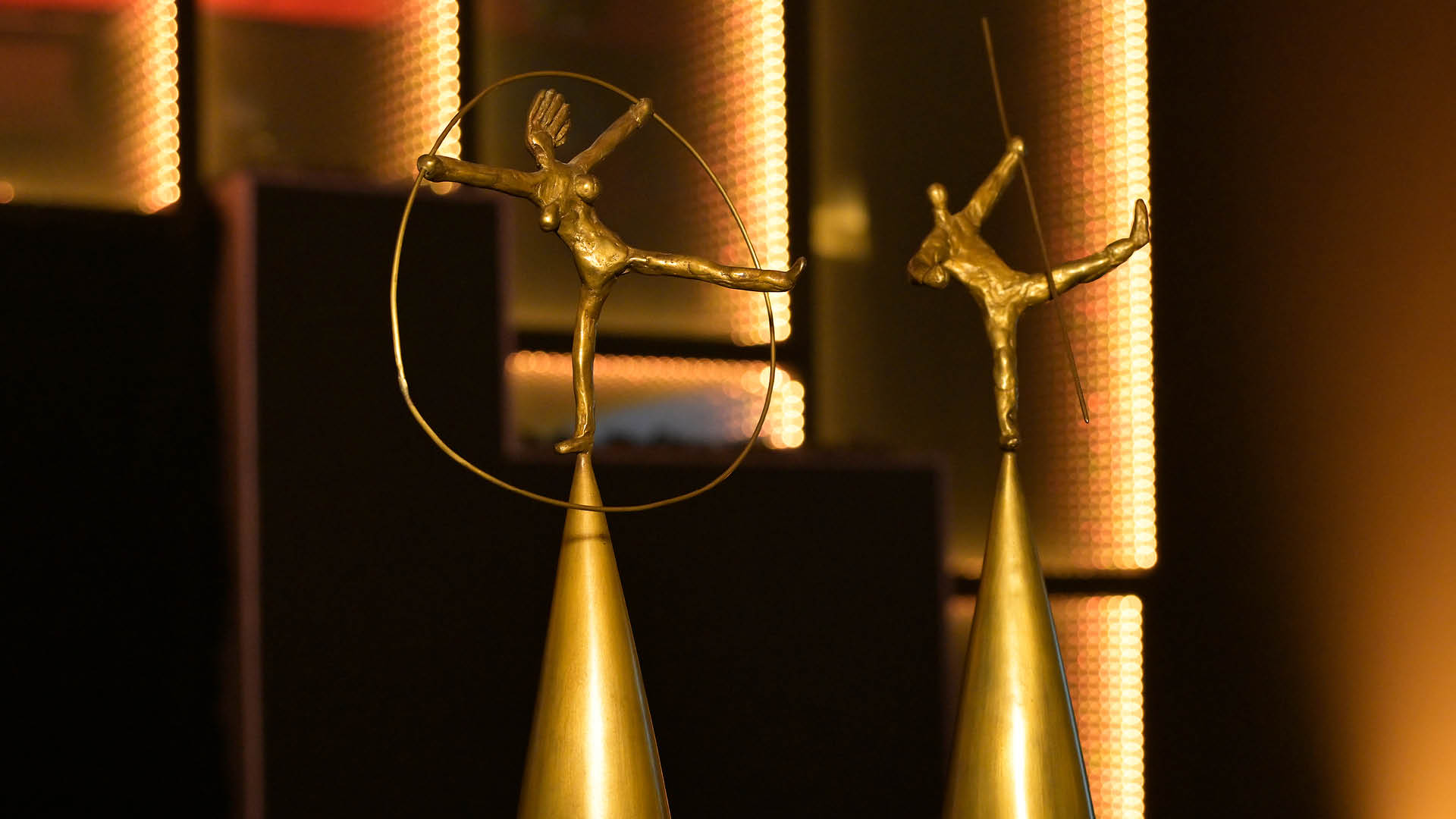 Bild der Pokale f r die oder den Behindertensportler*in des Jahres